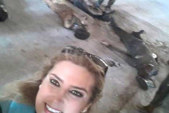 سلفی خانم خبرنگار با اجساد داعشی ها