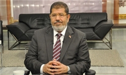 محمد مرسی: کناره گیری نمی کنم