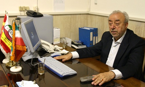 احمدی‌نژاد آدمی خودمحور و کم‌دانش بود